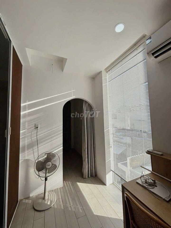 Nhà đẹp Nguyễn Văn Công - 4 tầng sân thượng - thiết kế đẹp