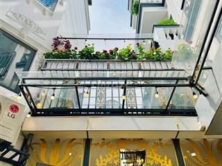 100tr/m2 - Tặng nhà 5 Tầng - Sát Phú Nhuận - Vừa bán vừa cho