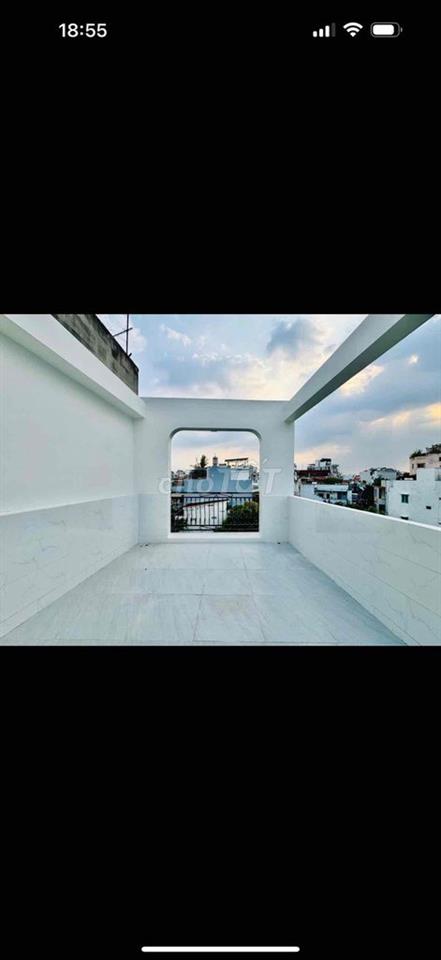 Nhà xây mới 100% sát mặt tiền đường ngay chợ Bà Chiểu P14 BT