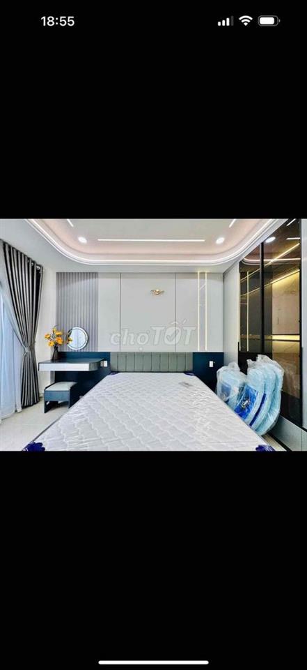 Nhà xây mới 100% sát mặt tiền đường ngay chợ Bà Chiểu P14 BT