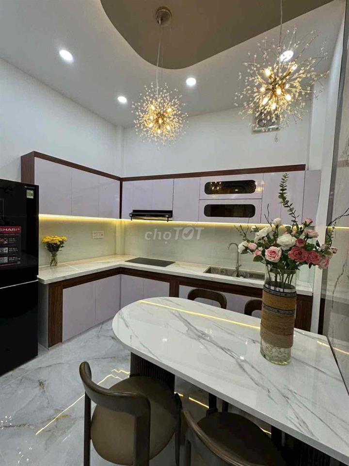Nhà khu Phan Xích Long mới đẹp ngay sát bv Hoàn Mỹ ngay phố ẩm thực