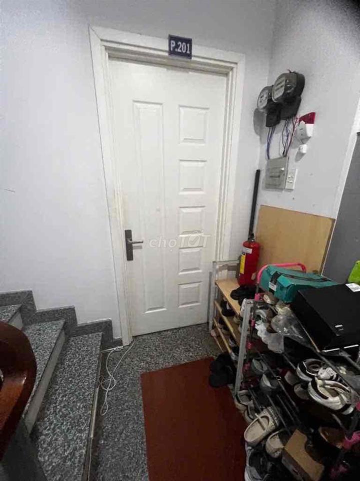 Nhà hxh 1 trục sát mặt tiền đang cho thuê căn hộ dịch vụ có dòng tiền