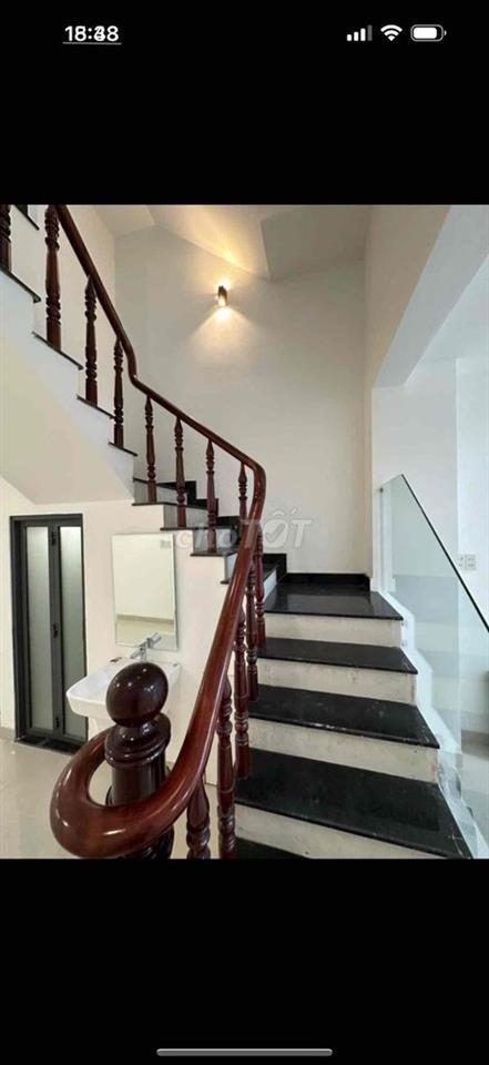 Nhà hxh 1 trục sát mặt tiền 5 tầng hoàn công đủ trung tâm Q3