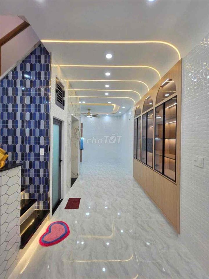 Nhà xây mới 100% có thang máy sau lưng căn mặt tiền khu PXL sầm uất