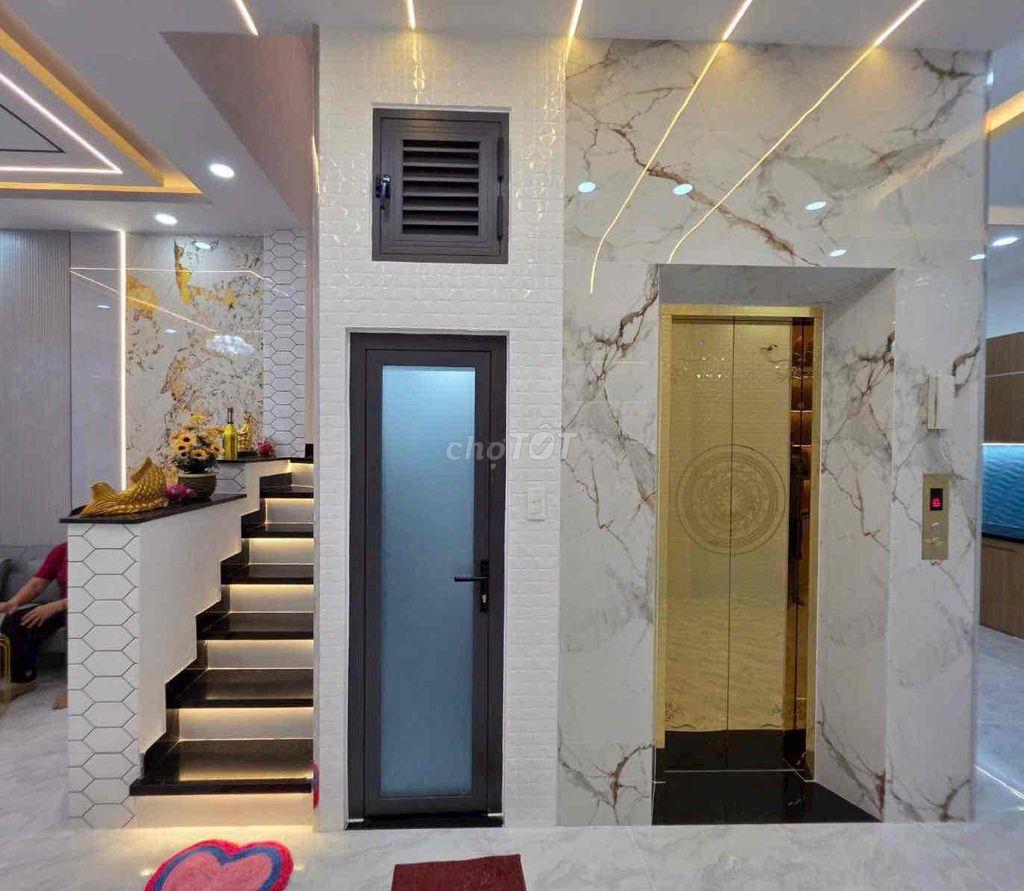 Nhà xây mới 100% có thang máy sau lưng căn mặt tiền khu PXL sầm uất