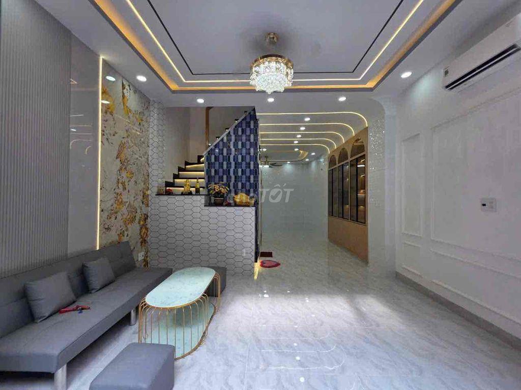 Nhà xây mới 100% có thang máy sau lưng căn mặt tiền khu PXL sầm uất