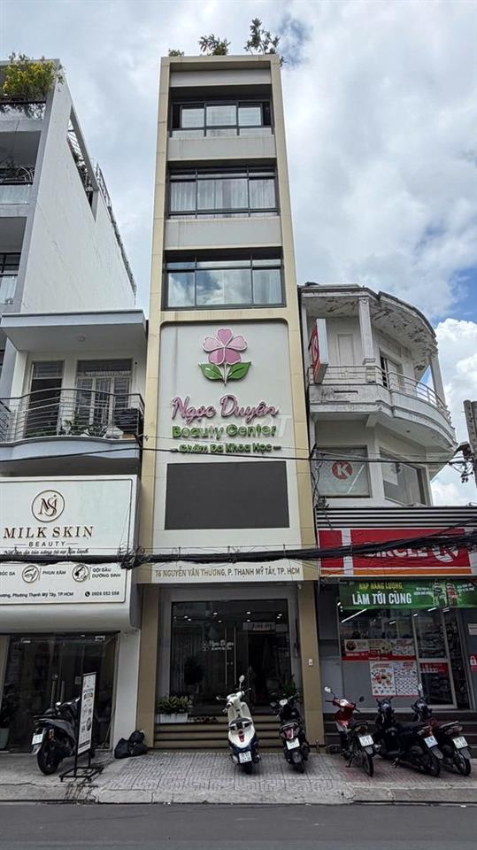 Bán nhà mặt tiền 76 Nguyễn Văn Thương – Gần landmark 81, vị trí đẹp