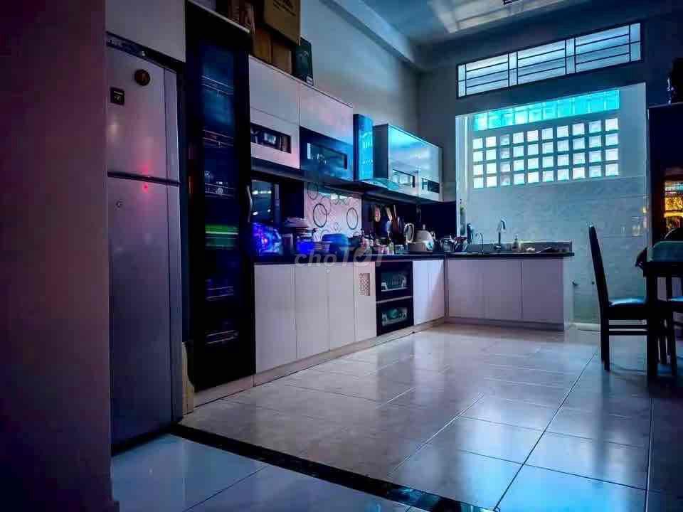 Bình Thạnh. Khu cư xá yên tĩnh, Nhà phố đẹp lung linh.