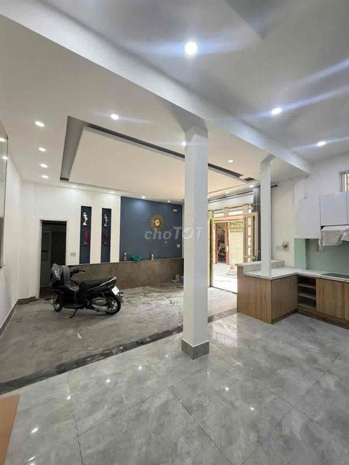 Nhà Bề Thế Sau Căn MT Sư Vạn Hạnh, Q.10