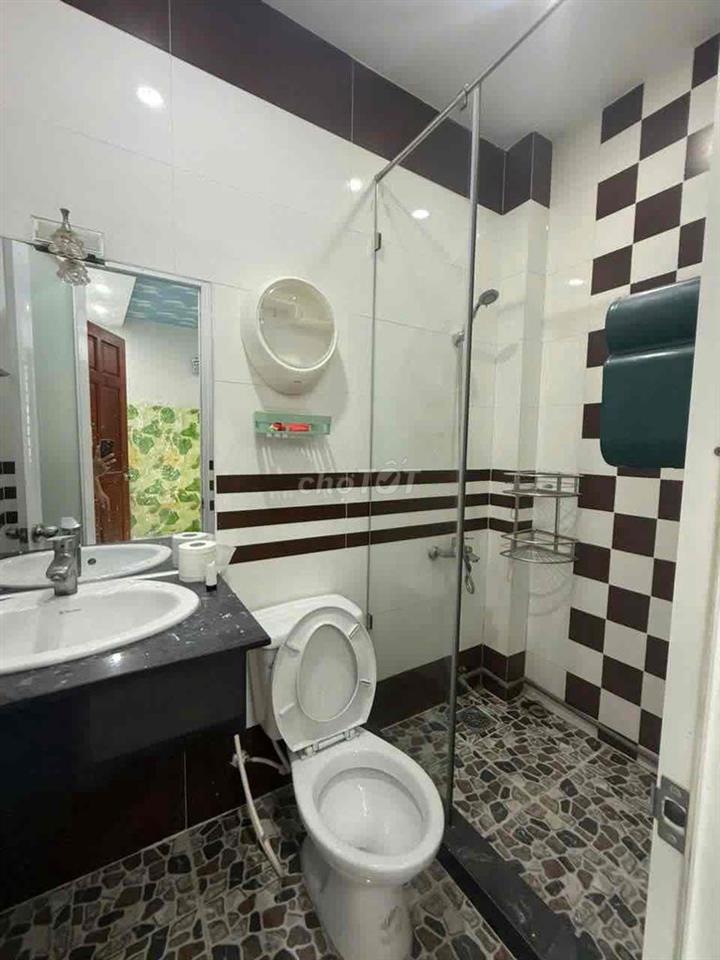 Nhà Bề Thế Sau Căn MT Sư Vạn Hạnh, Q.10