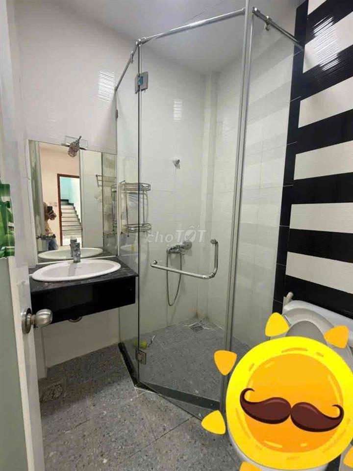 Nhà Bề Thế Sau Căn MT Sư Vạn Hạnh, Q.10