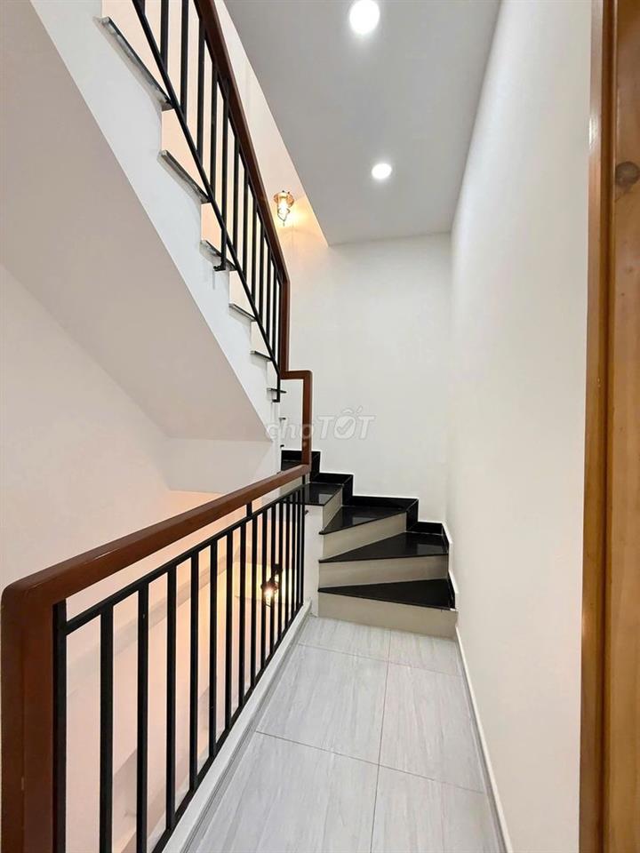 Nhà 2 MT - Mới 4 Tầng - Full Nội Thất - 121 m² SD - Âu Dương Lân