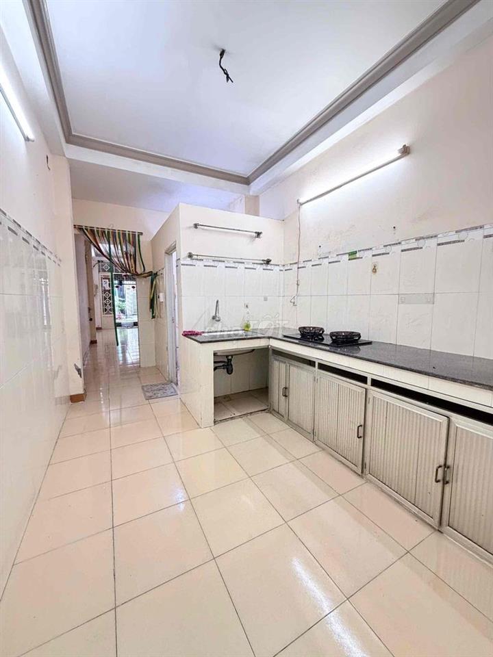 Ngay Cầu Nguyễn Tri Phương - 72 m² CN
