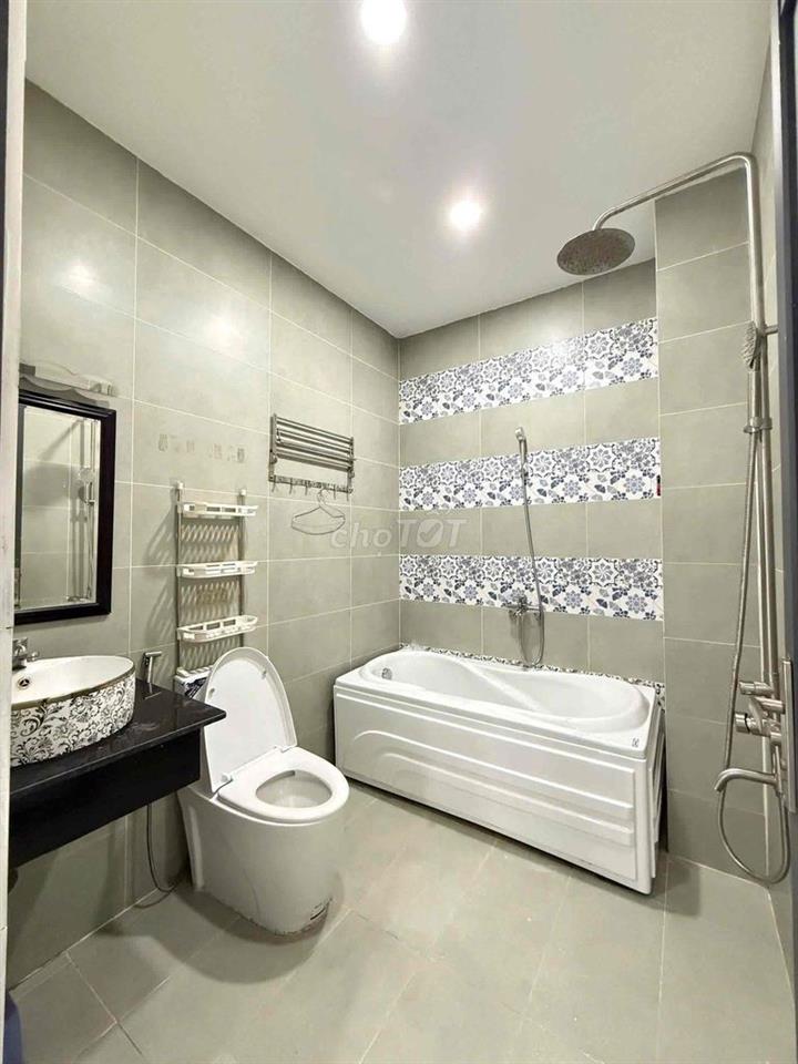Nhà Mới Đẹp 4 Tầng - 120 m² SD - 3 PN - Sát HXH