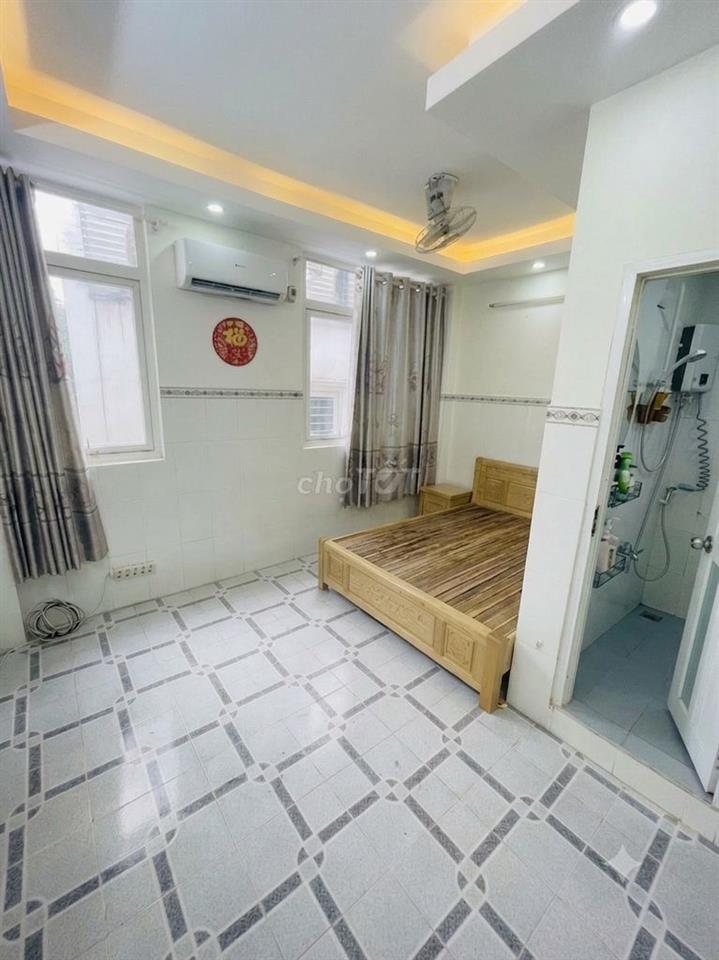 Nhỉnh 4 Tỷ - NGANG GẦN 5M - Sát MT - Phan Văn Trị Q.5 
