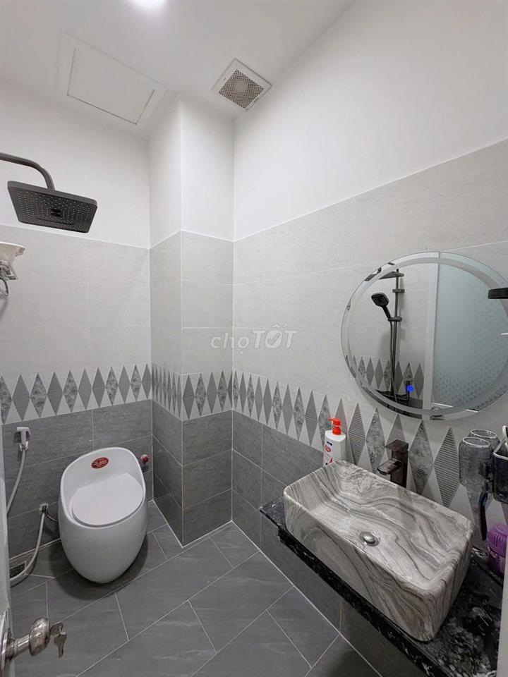 Sau Lưng MT Nguyễn Duy Q.8, 5 Tầng BTCT