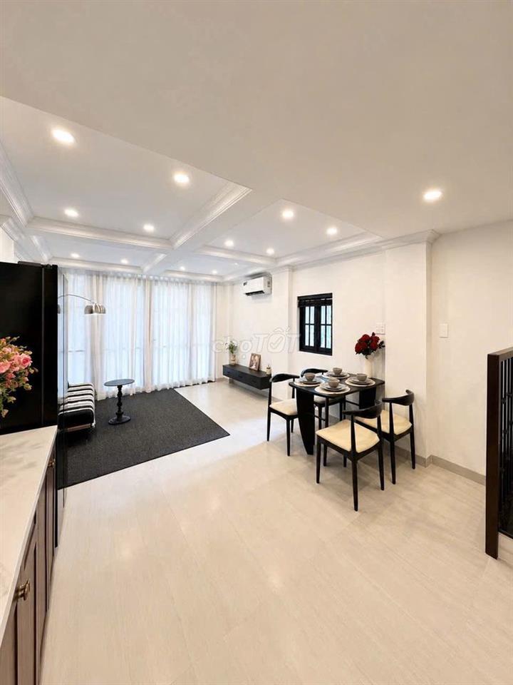 Nhà 3 Tầng - Ngang 4m, Ngay HXH - Nguyễn Thị Minh Khai Q.3