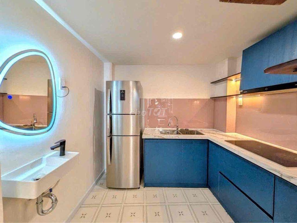 Ngay Ngã Tư Phú Nhuận Sầm Uất - Nhà 4 Tầng BTCT - 100 m²