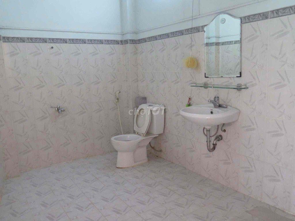 Nhà ở 1 trệt 1 lầu thoáng mát kiên cố địa chỉ 1 xẹt