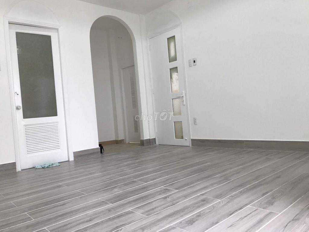 Mua nhà tặng phòng thu chuyên nghiệp - *** tại Nơ Trang Long.
