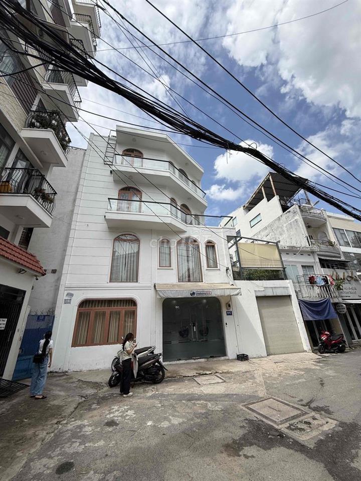 Nhà phố 3 tầng