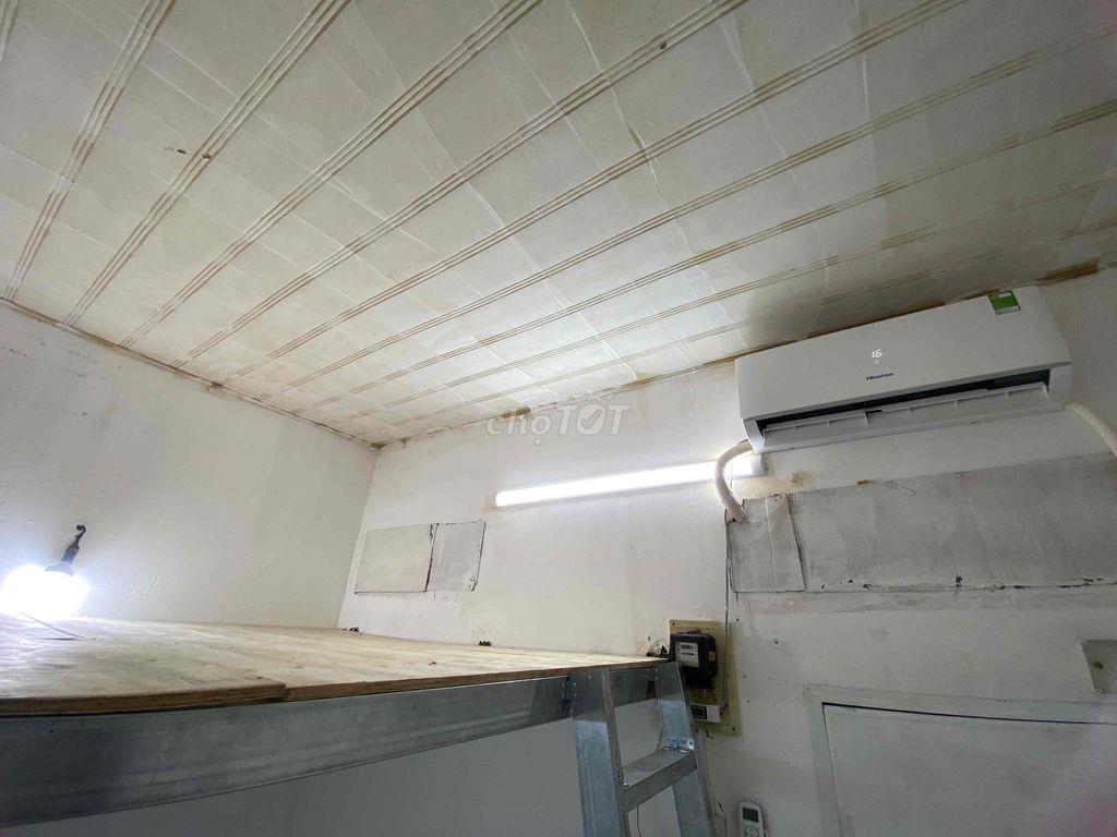 SIÊU RẺ Căn Duplex gác rộng 4 người ở dư mặt tiền ngã 5 Nơ Trang Long