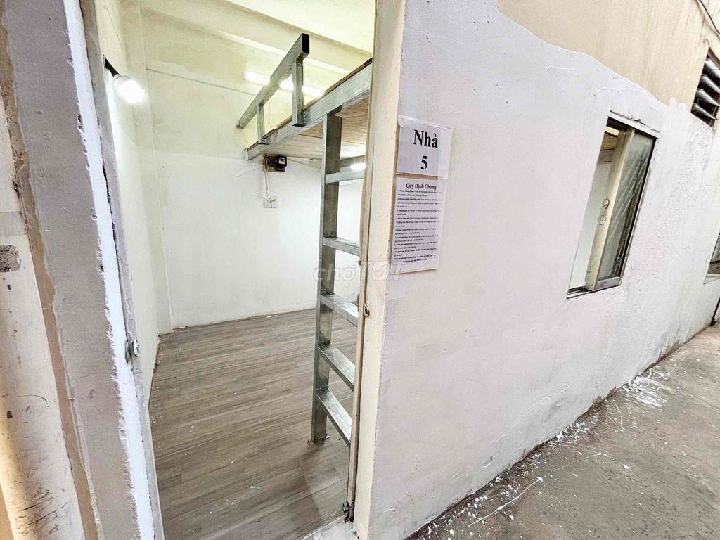 Căn nhà 4 người ở Gác rộng trần cao cửa sổ thoáng bếp lớn