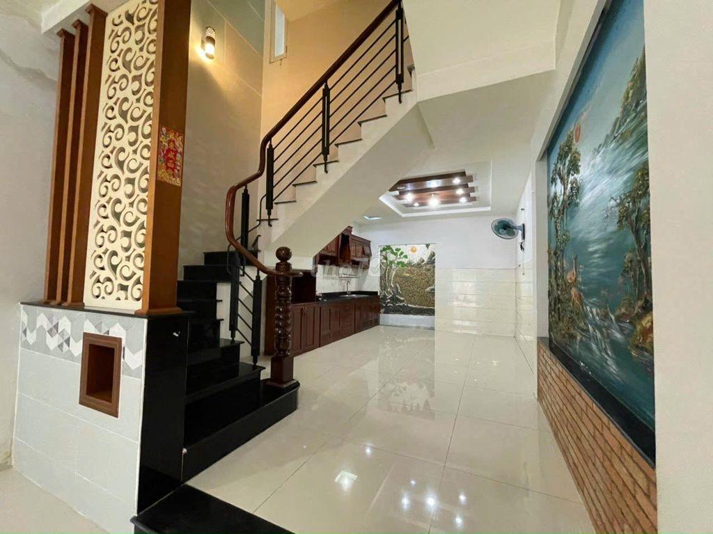 Cho thuê nhà HXH 86/8A Phổ Quang P.2 Q.Tân Bình gần CV Gia Định.