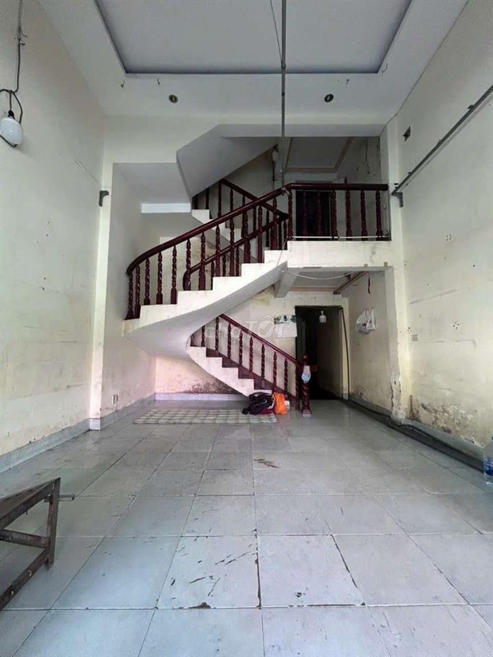 Cho thuê lâu dài buôn bán hoặc làm cái gì hợp pháp