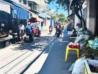 Nhà mặt tiền chợ buôn bán gì cũng được