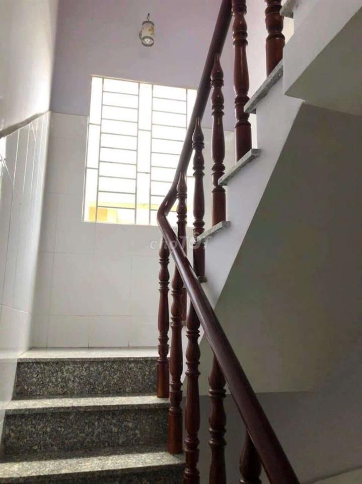 nhà gần mt vị trí đẹp 5,5x10 tr L 1 lầu 3pn ng. Văn Lạc bình thạnh