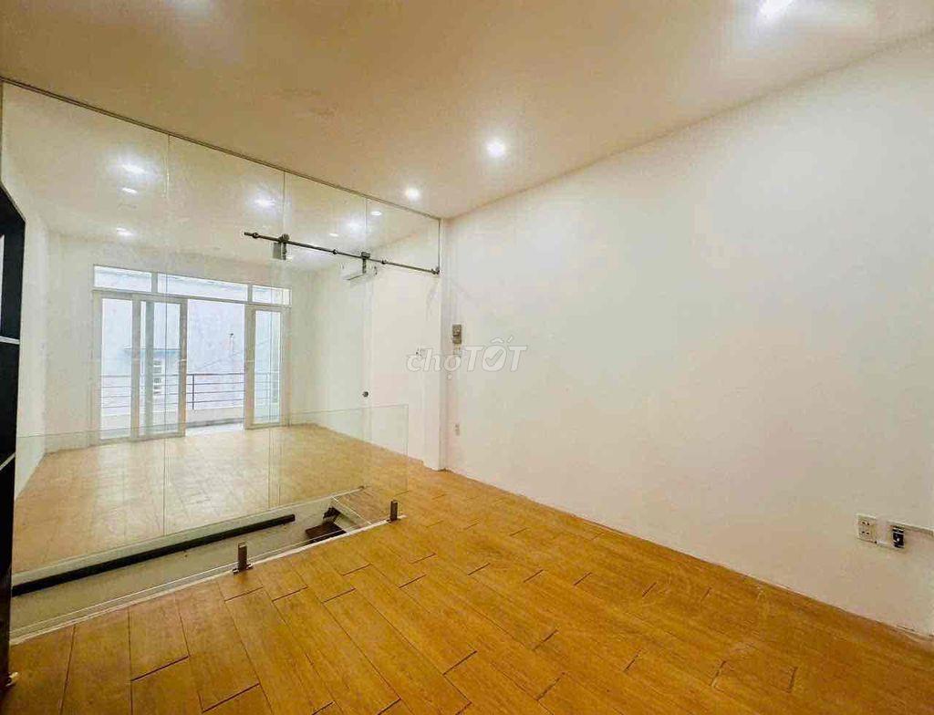 nhà nc mới đẹp hxh 4x12 trệt lầu 2pn hoàng hoa thám p6 Q bình thạnh