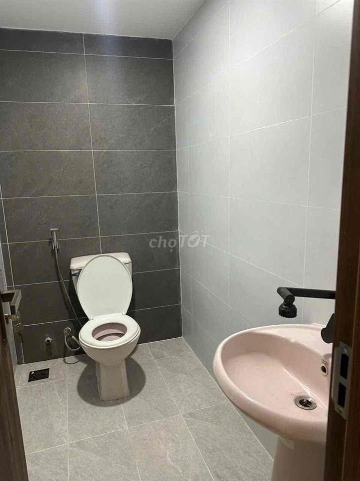 cho thuê MB mới 100%  4.5x12 lối đi riêng  mai xuân thưởng Q.B thạnh
