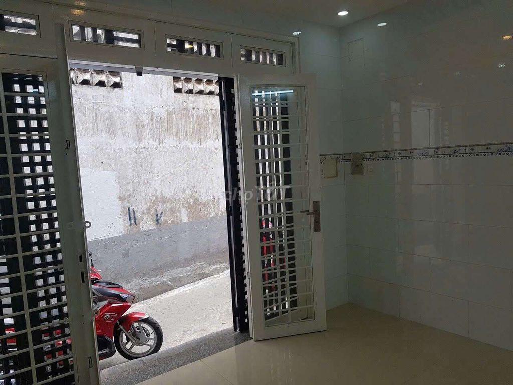 nhà nc mới đẹp gần mt tr lầu 2pn 2vs huỳnh Văn Bánh p11 phú nhuận
