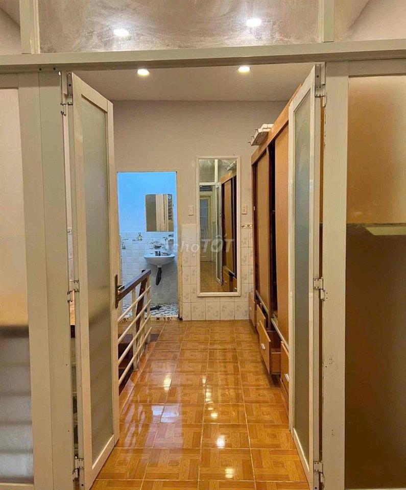 nhà nc mới đẹp 3x10 tr lầu 1pn 2vs trần hưng Đạo p.cầu kho Q1