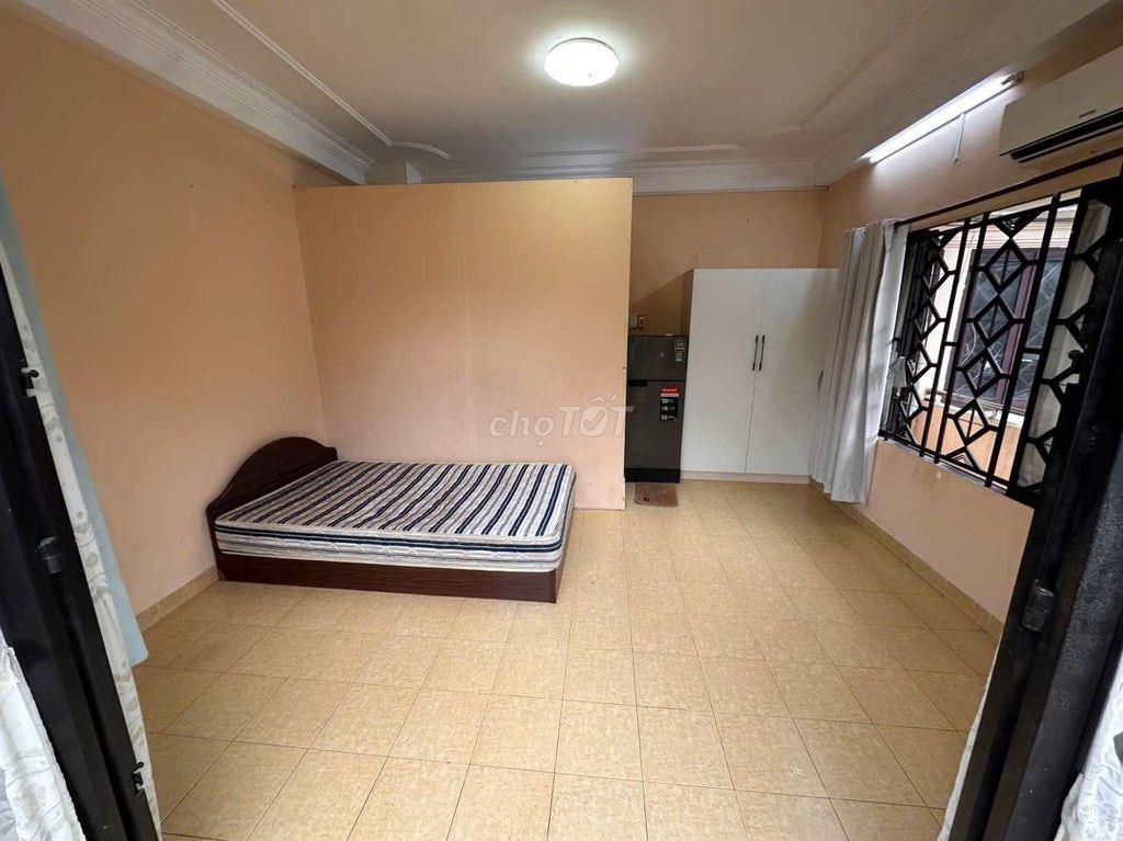 cho thuê căn hộ full nội thất cưa sổ bạn công Phú mỹ Q.bình thạnh