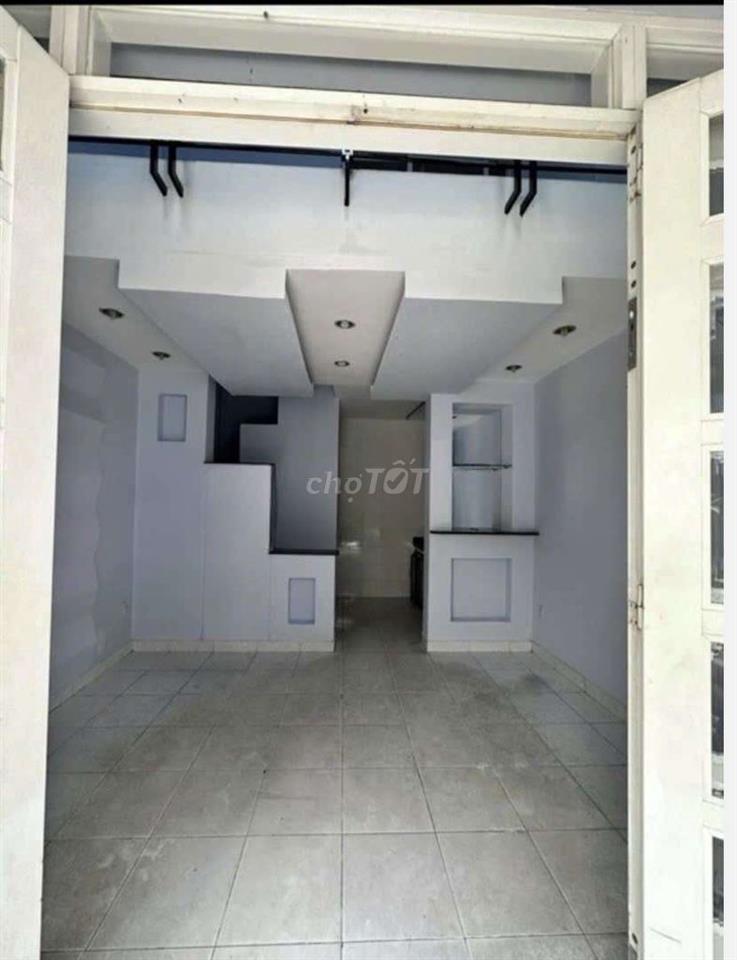 nhà nc tr L 2 lầu st 3pn 3vs Cách mạng tháng 8  p5 Q.TÂN bình