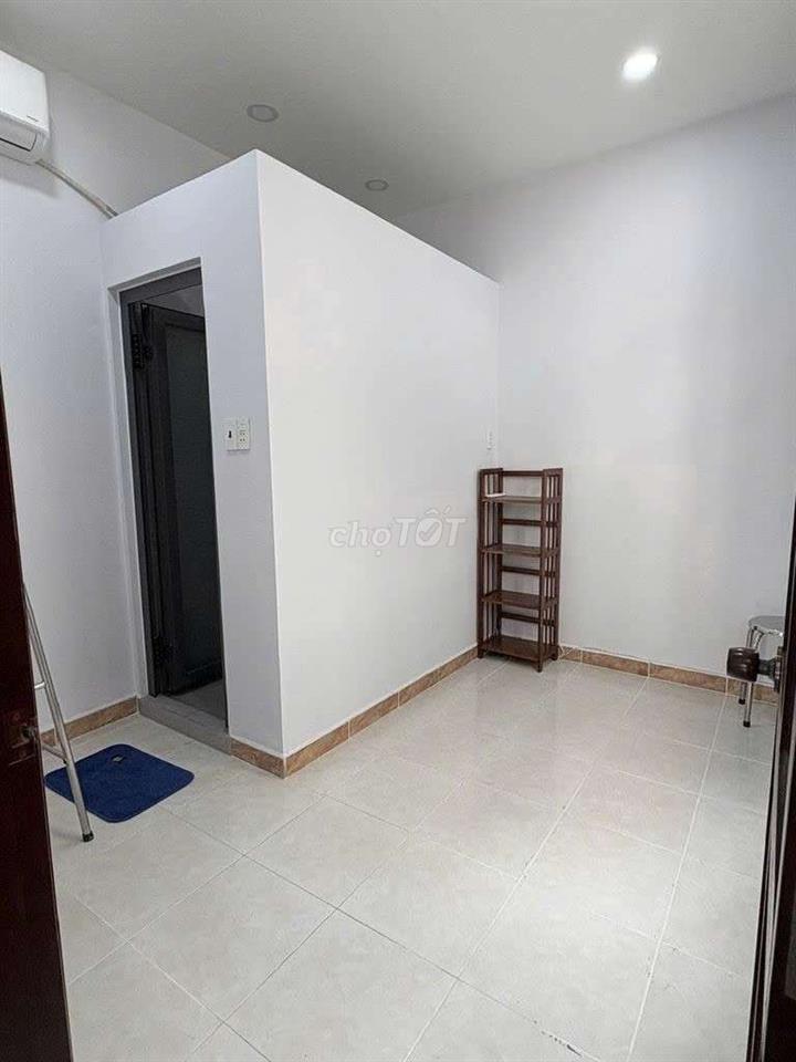 nhà nc mới đẹp gần mt tr 2 lầu 3pn 3vs trần Hữu trang  p11 Q.Phú nhuận