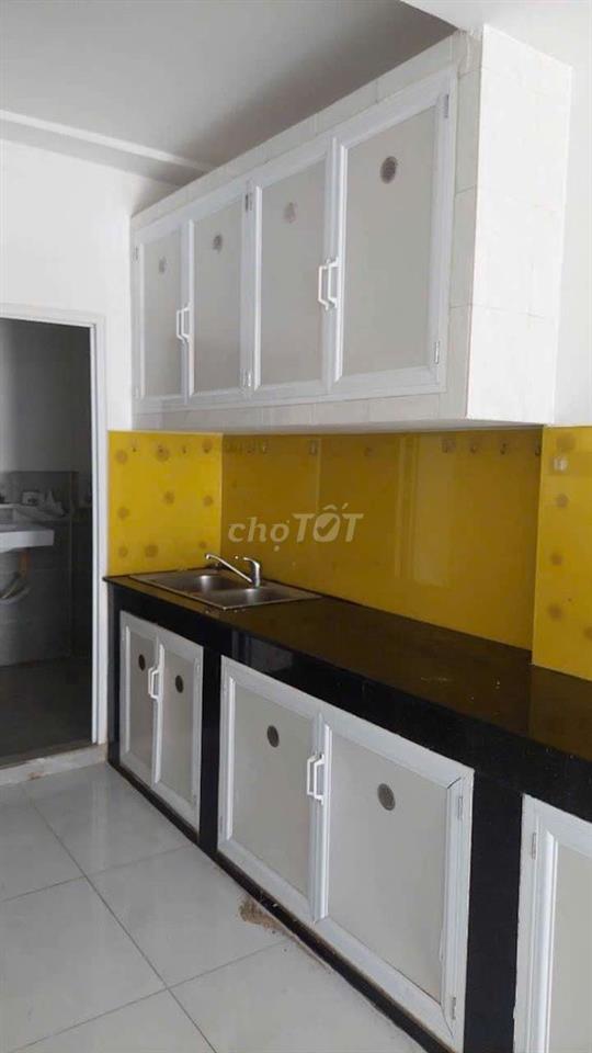 cho thuê nhà căn góc 2,8x14 tr 2 lầu 3pn 3vs Võ Văn Kiệt Q1