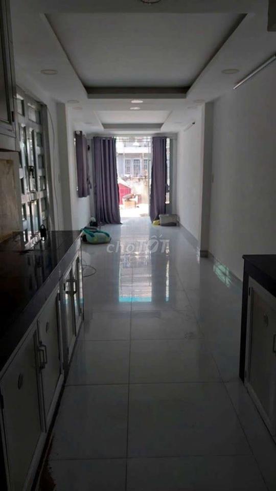 cho thuê nhà căn góc 2,8x14 tr 2 lầu 3pn 3vs Võ Văn Kiệt Q1