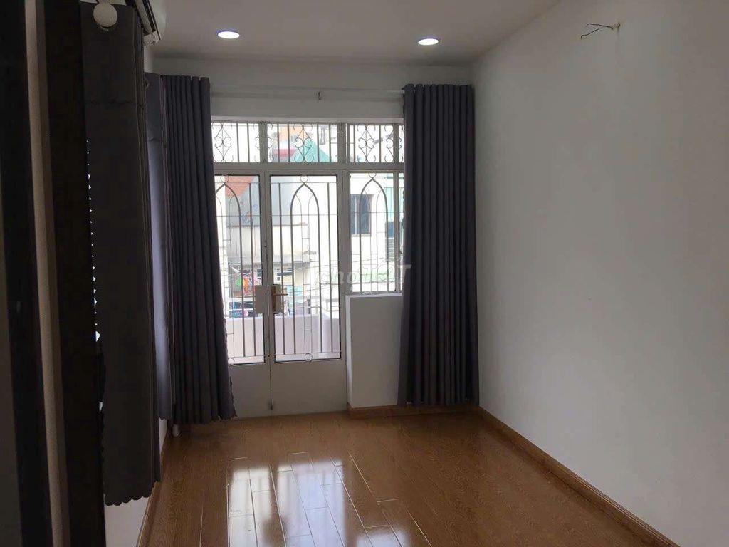 cho thuê nhà căn góc 2,8x14 tr 2 lầu 3pn 3vs Võ Văn Kiệt Q1