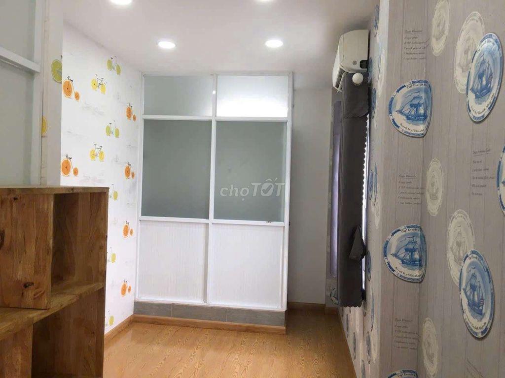 cho thuê nhà căn góc 2,8x14 tr 2 lầu 3pn 3vs Võ Văn Kiệt Q1