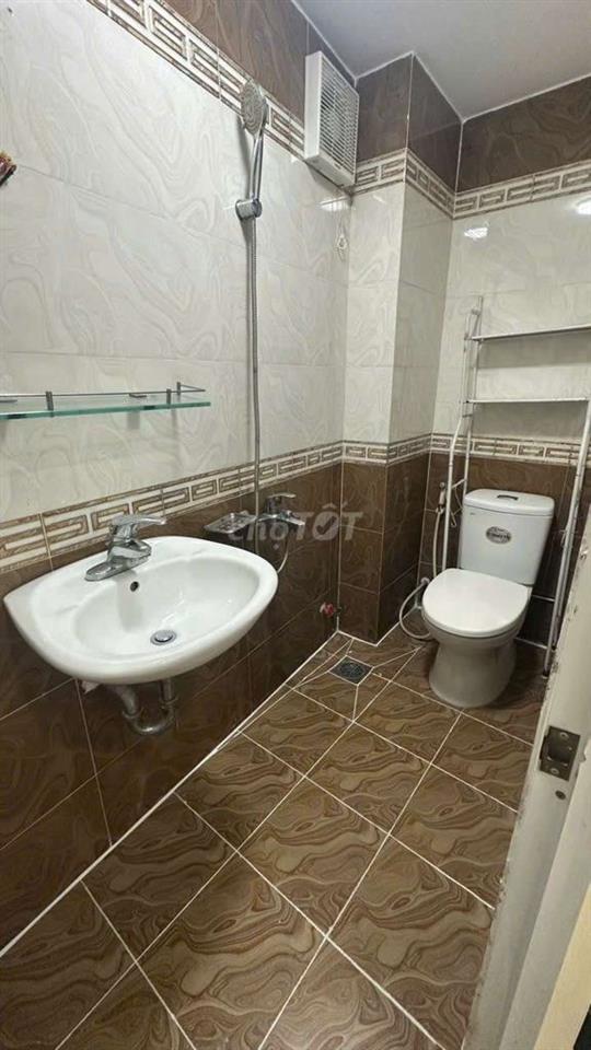 nhà nc mới đẹp tr 2 lầu sth 2pn 3vs Trần Đình Xu Q1