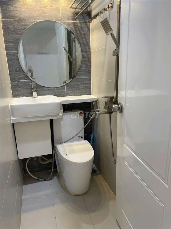 nhà Mới Đẹp hxh gần mt 3x12 tr lầu 2pn 3vs TK Võ Văn Kiệt Q1