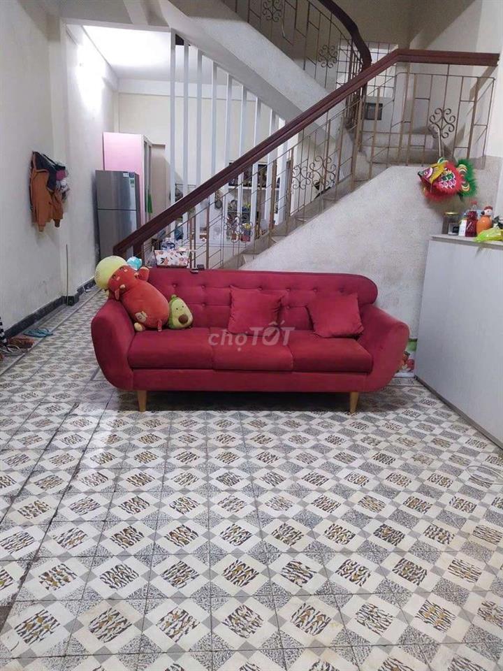cho thuê tầng trệt 45mn2 Lê văn sỹ p14 Q30