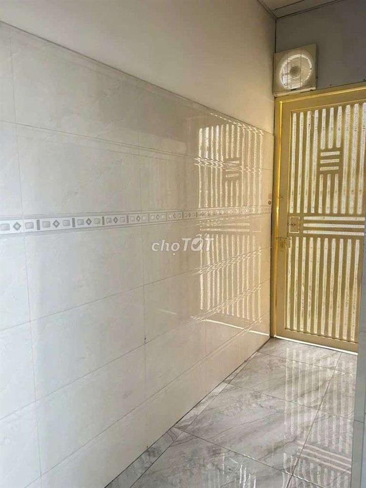 nhà Mới tr 4 lầu 3pn 2vs CMT8 P11 Q3