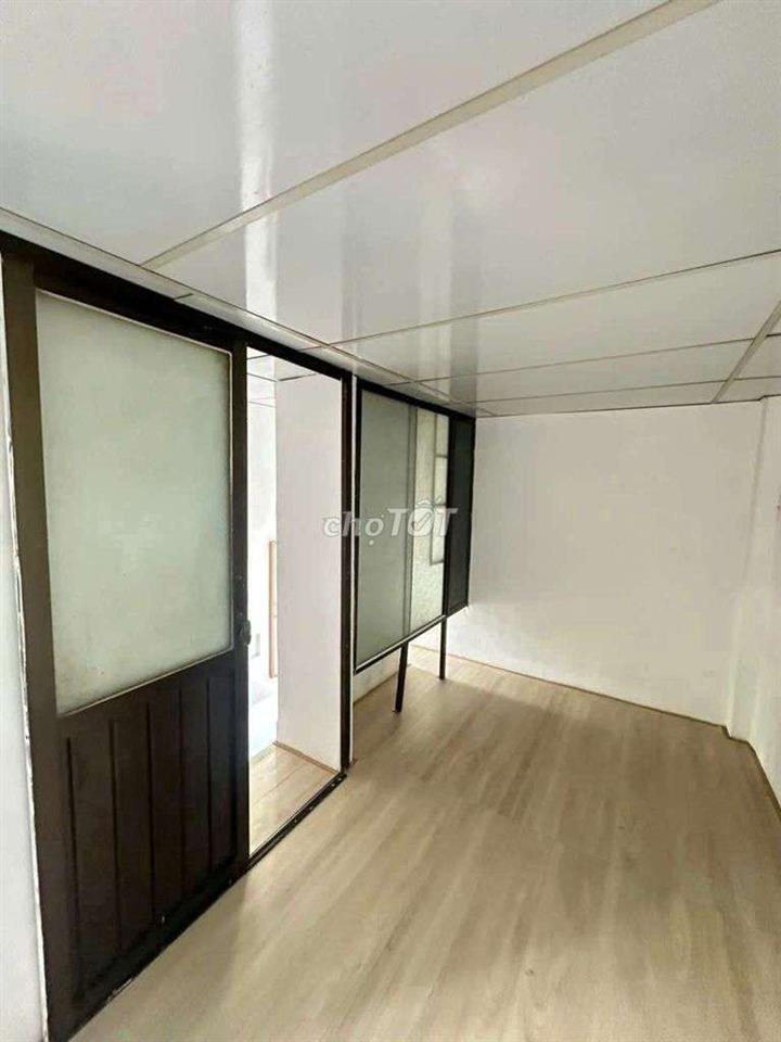 nhà Mới tr 4 lầu 3pn 2vs CMT8 P11 Q3