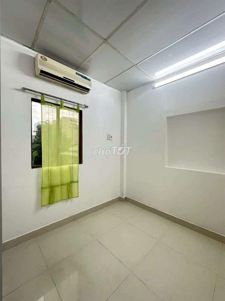 nhà Mới tr 4 lầu 3pn 2vs CMT8 P11 Q3