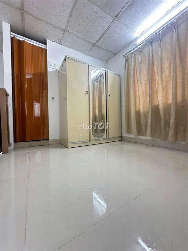 nhà Mới tr 4 lầu 3pn 2vs CMT8 P11 Q3