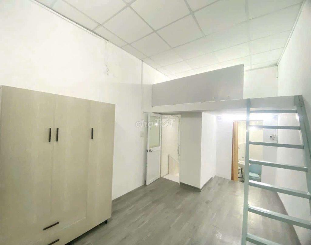 nhà sát mt vị trí kd đẹp tr lầu 1pn lớn 2vs Lê văn sỹ p13 PN